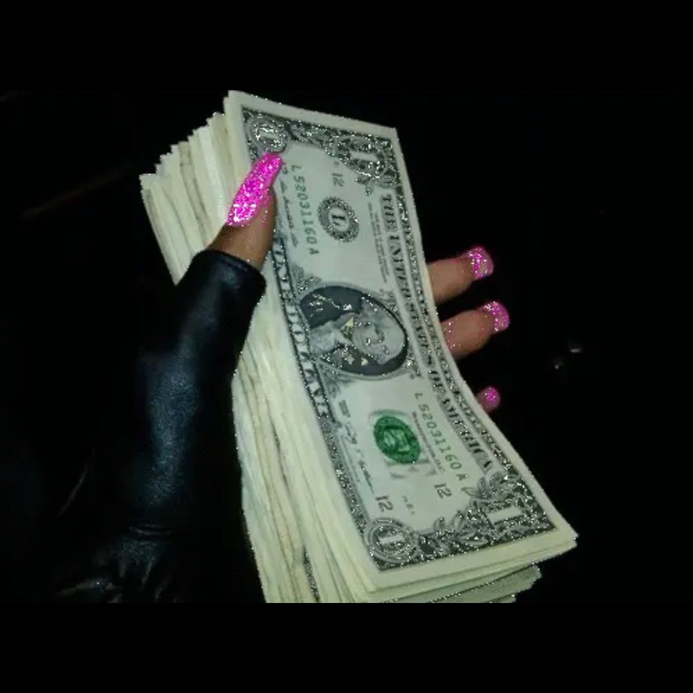 Meet your Posher, Mia